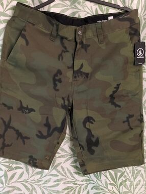 Volcom Men’s Camo Flat Front Shorts - Olive